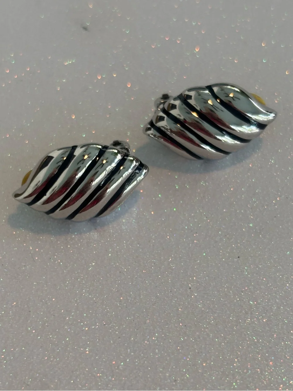 Vintage Erwin Pearl Scallop Clip Earrings